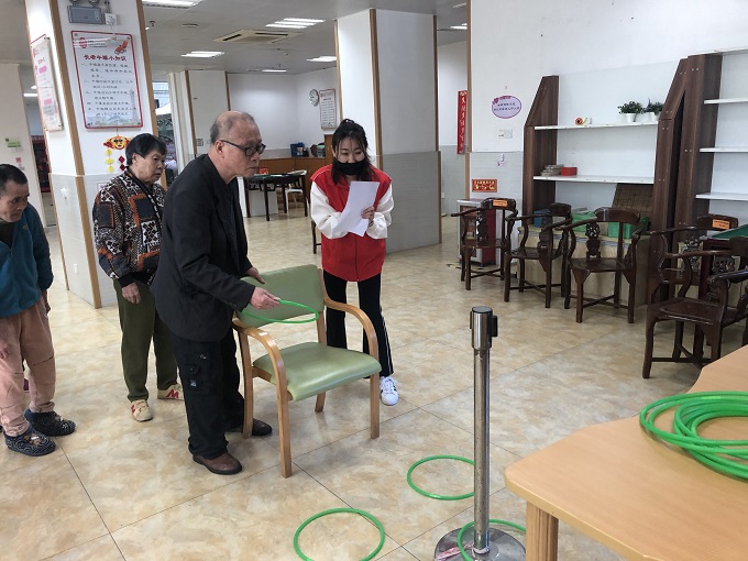 弘揚敬老美(měi)德、與您相約元旦---中海粵黨支部走進福利院看望老人(rén) 弘揚敬老美(měi)德、與您相約元旦---中海粵黨支部走進福利院看望老人(rén)