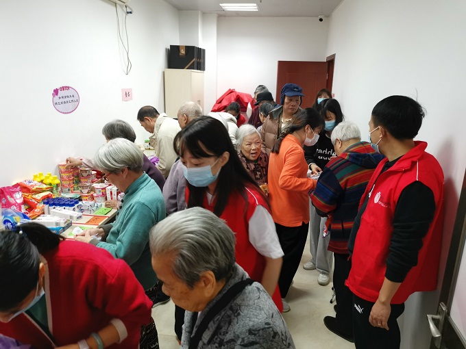 弘揚敬老美(měi)德、與您相約元旦---中海粵黨支部走進福利院看望老人(rén) 弘揚敬老美(měi)德、與您相約元旦---中海粵黨支部走進福利院看望老人(rén)